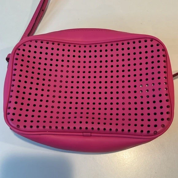 Marc by Marc Jacobs - women’s‎ Sally Perf leather Crossbody bag in Fuchsia - Picture 3 of 12